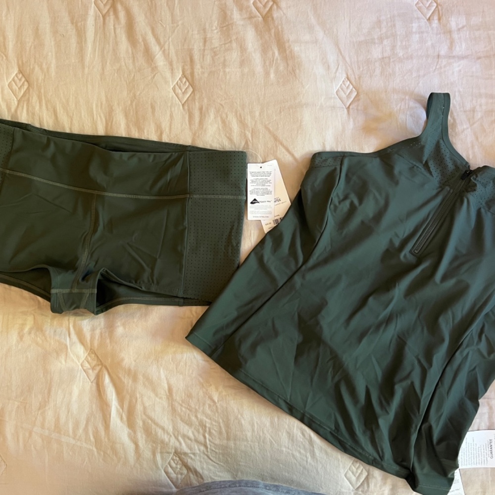 Athleta Swimming Set Green New with Tags Tankini set XL